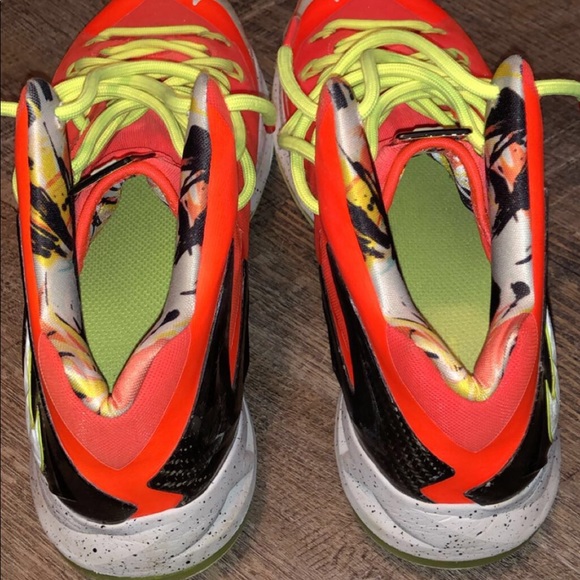 LeBron 10 X Crimson - Picture 4 of 7